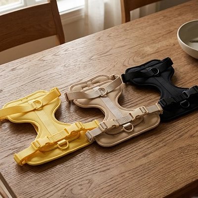 Harnais chien  Disponible en plusieurs coloris-beige, jaune, noir-s'adapte aux préférences esthétiques de chaque propriétaire-Système de fermeture régable-